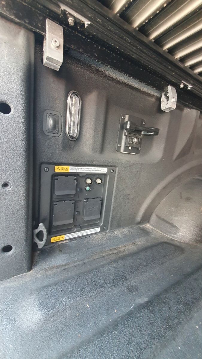 Ford F 150 Limited HYBRID 4x4 - Samsaru's Car Outlet