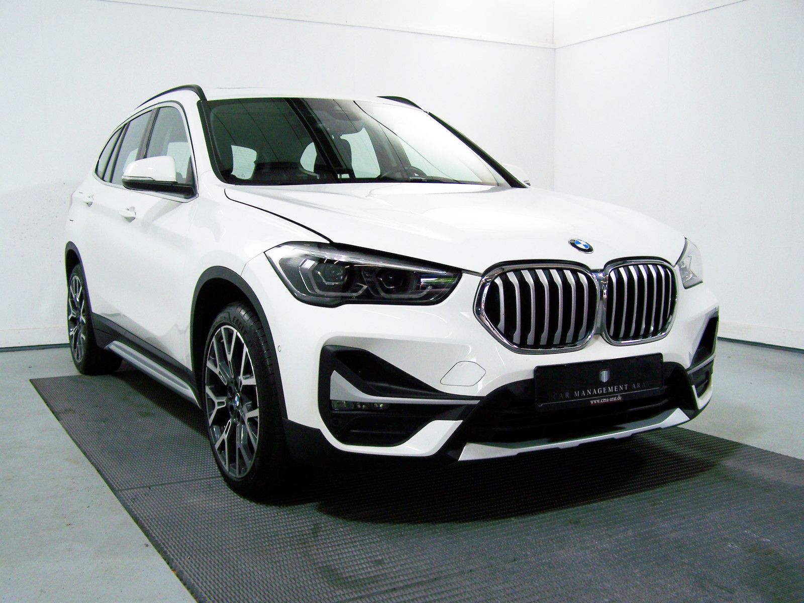 BMW X1 xDrive 20 d xLine - Samsaru's Car Outlet