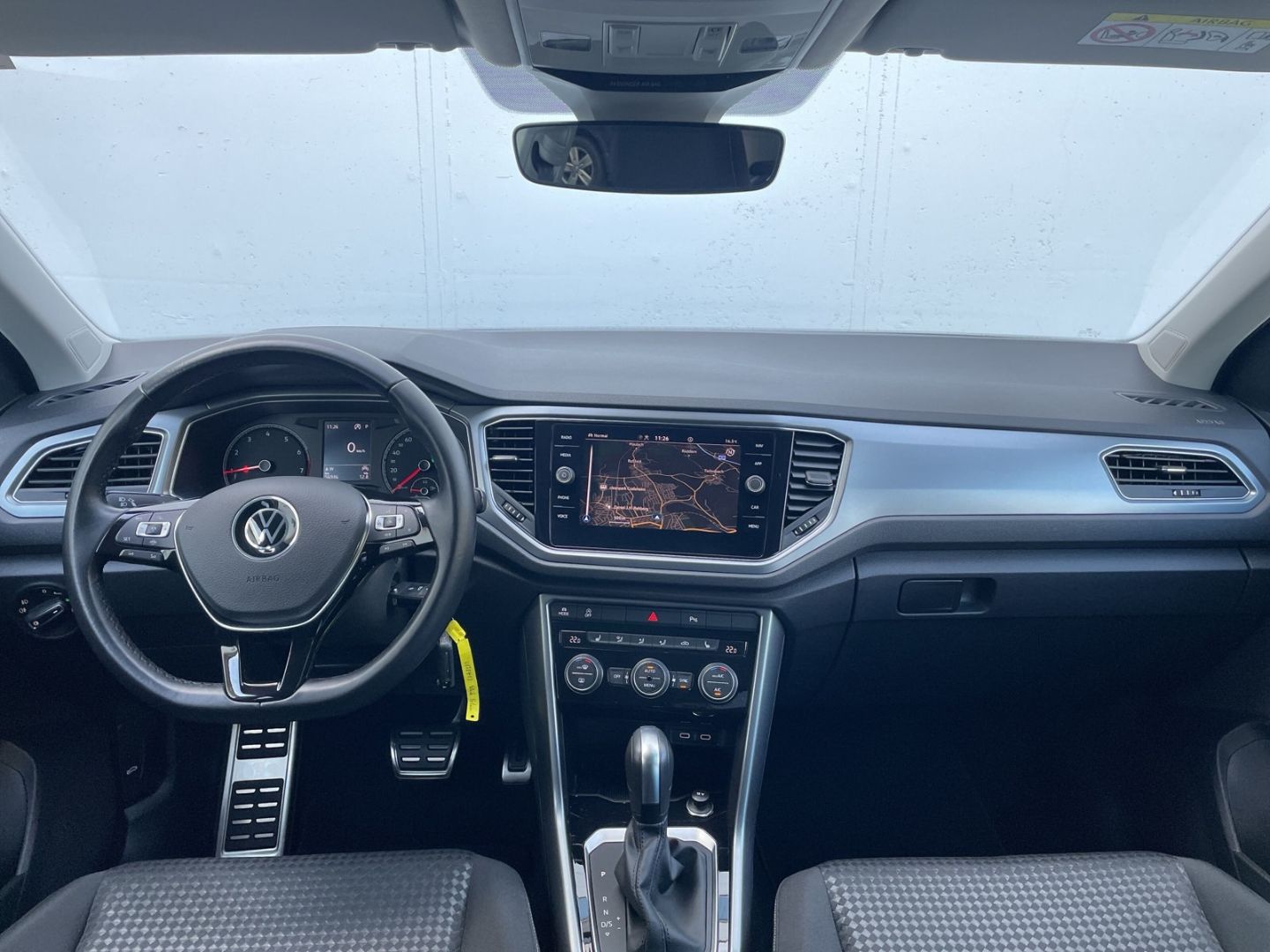 Volkswagen T-Roc 1.5 TSI DSG R-Line - Samsaru's Car Outlet