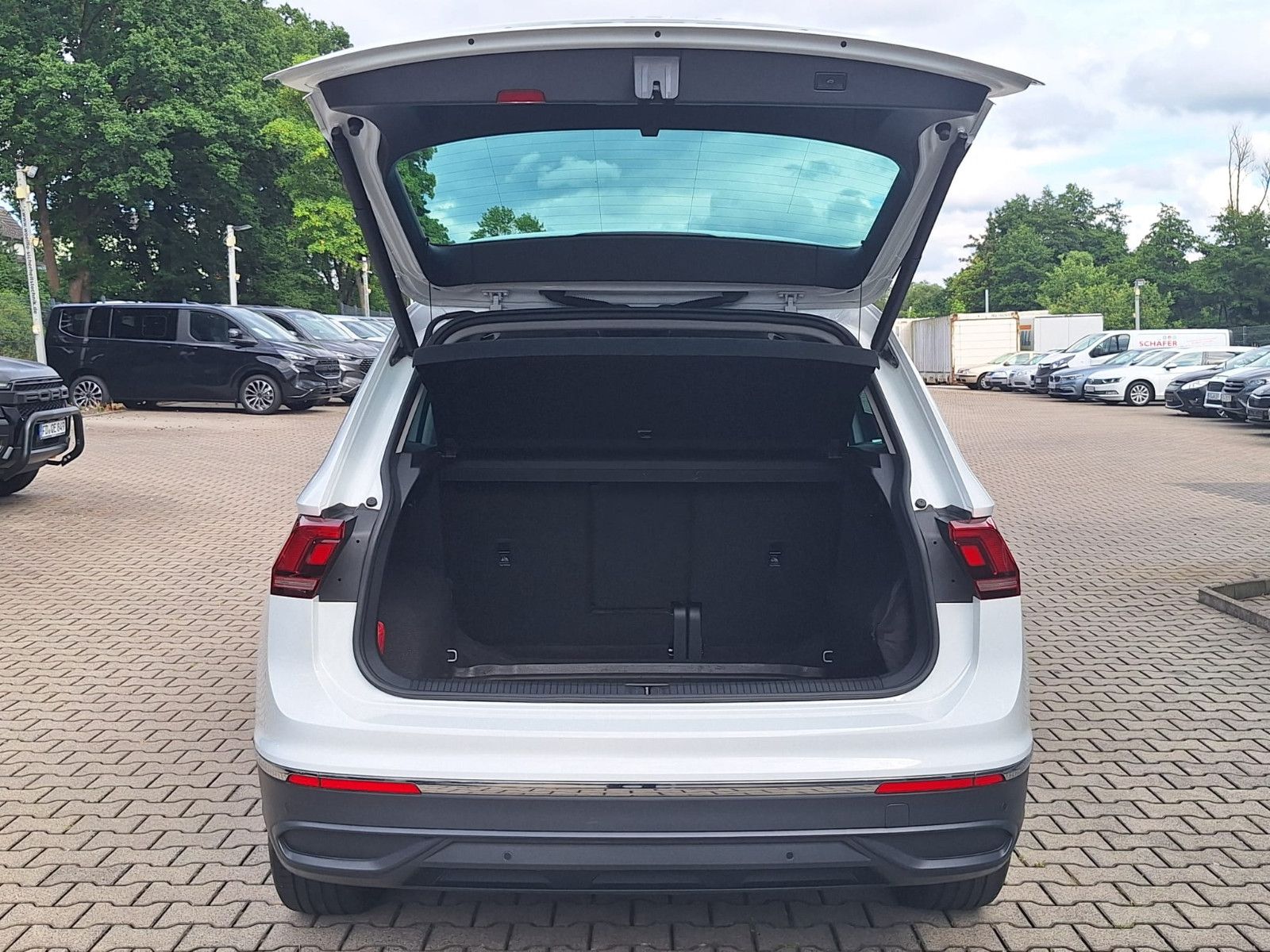 Volkswagen Tiguan 2.0 TDI United DSG - Samsaru's Car Outlet
