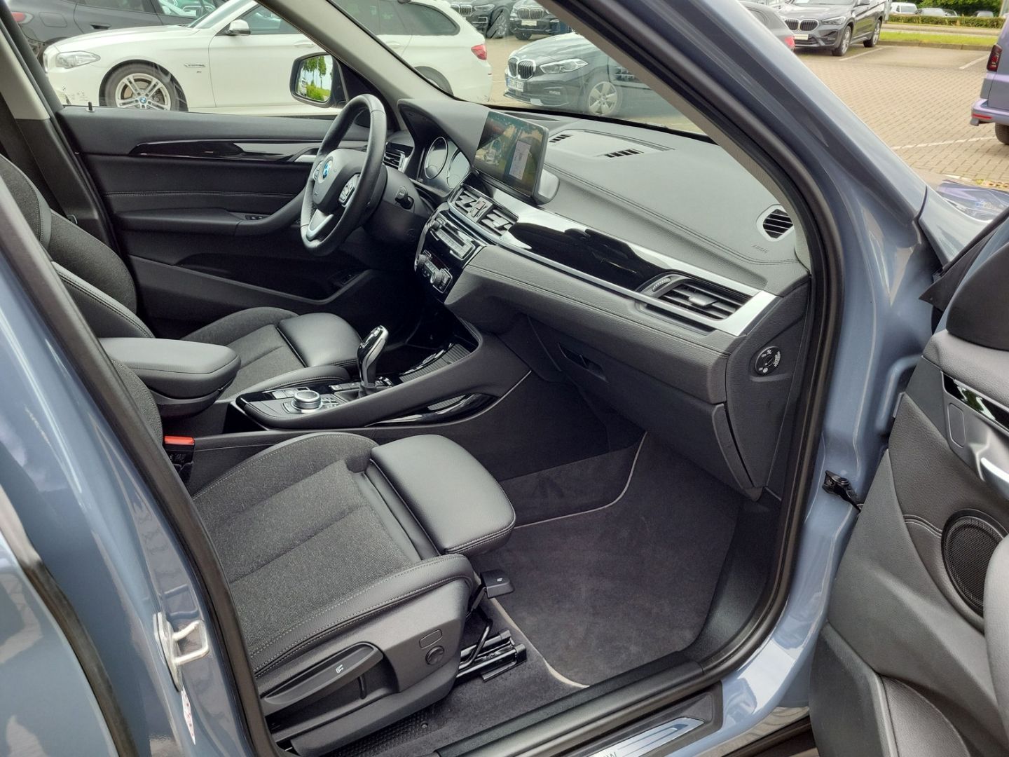 BMW X1 20i Sport Line - Samsaru's Car Outlet