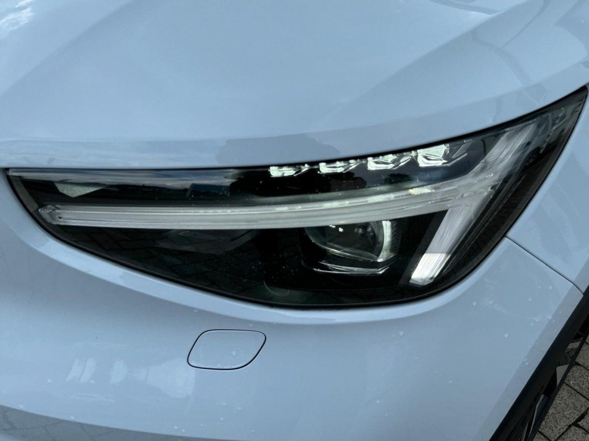Volvo XC40 B4 Plus Dark 8-Fach AHK Aktionspreis