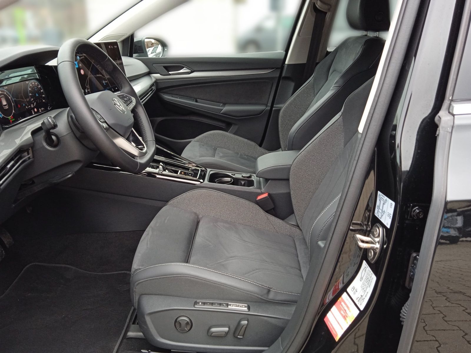 Volkswagen Golf VIII Style 1.5 eTSI DSG/ AHK, ACC, 360°Kame