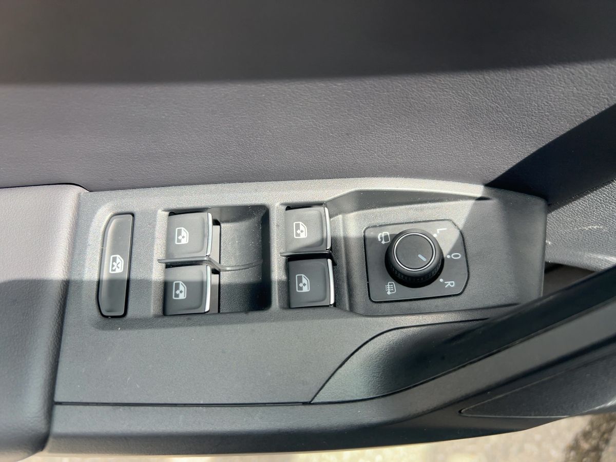Seat Leon Sportstourer FR 1.5 eTSI ACT - Samsaru's Car Outlet