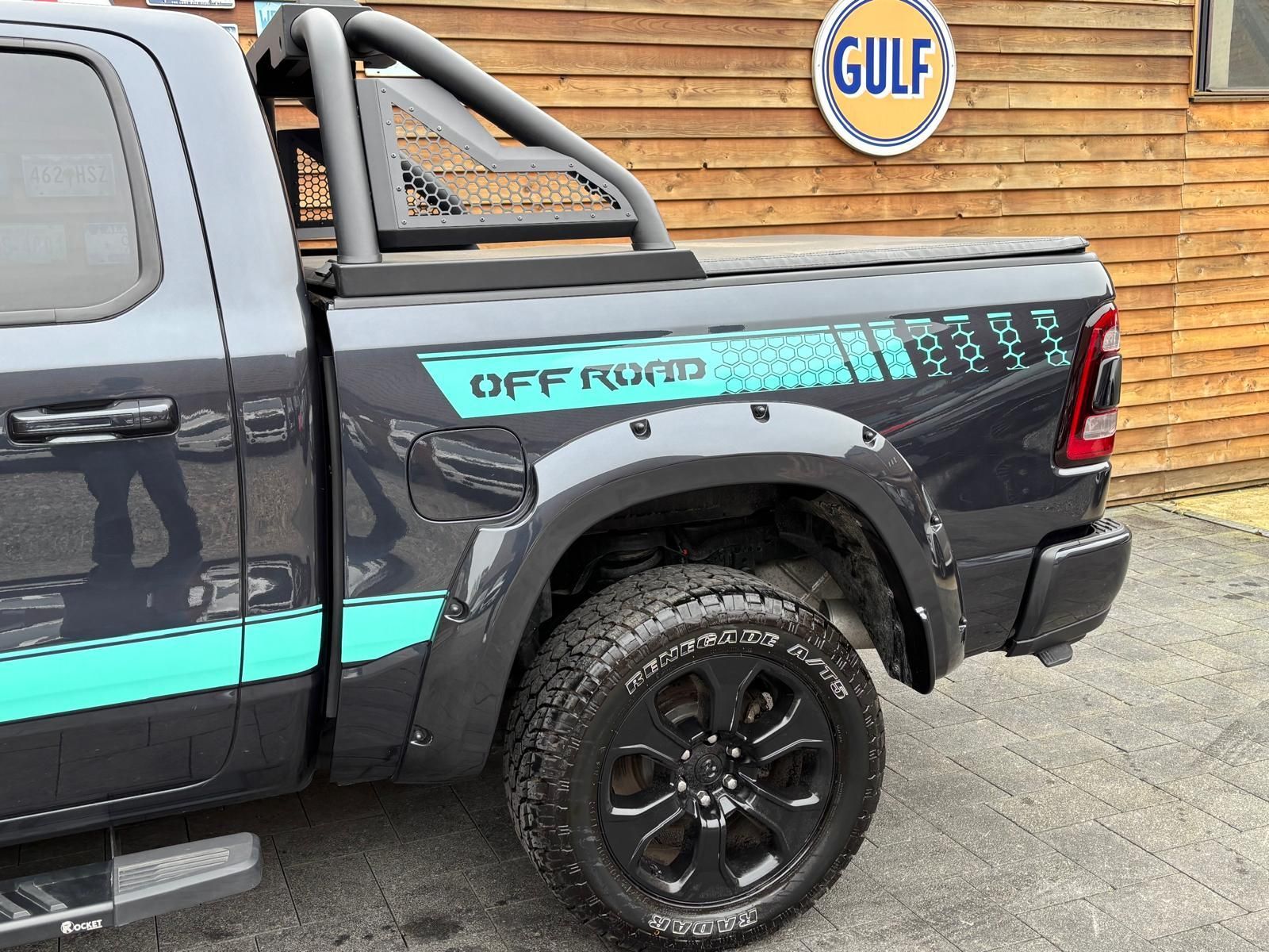 Dodge RAM 1500 Laramie 5.7L PANO 4x4 AHK LPG