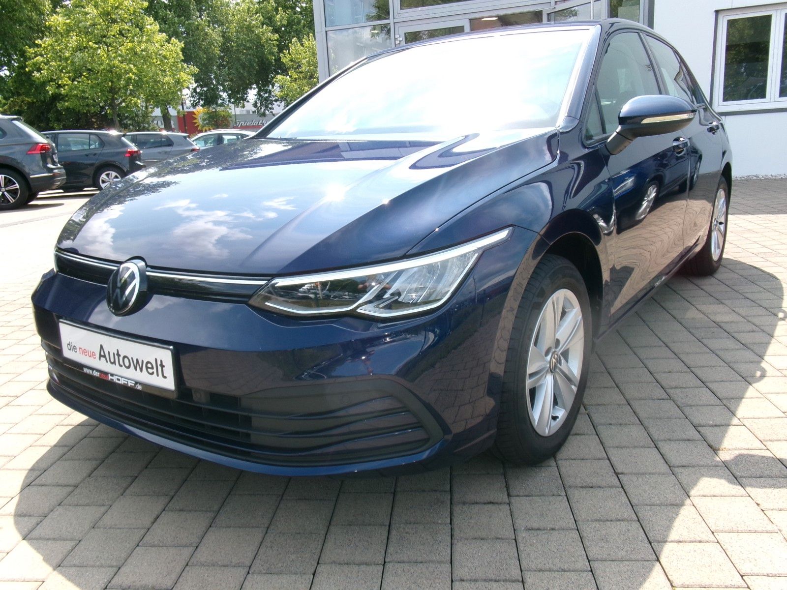 Volkswagen Golf VIII 1.0 TSI Life - Samsaru's Car Outlet