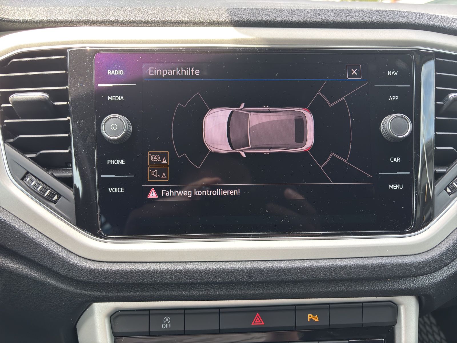 Volkswagen T-Roc 1.0 TSI Style - Samsaru's Car Outlet