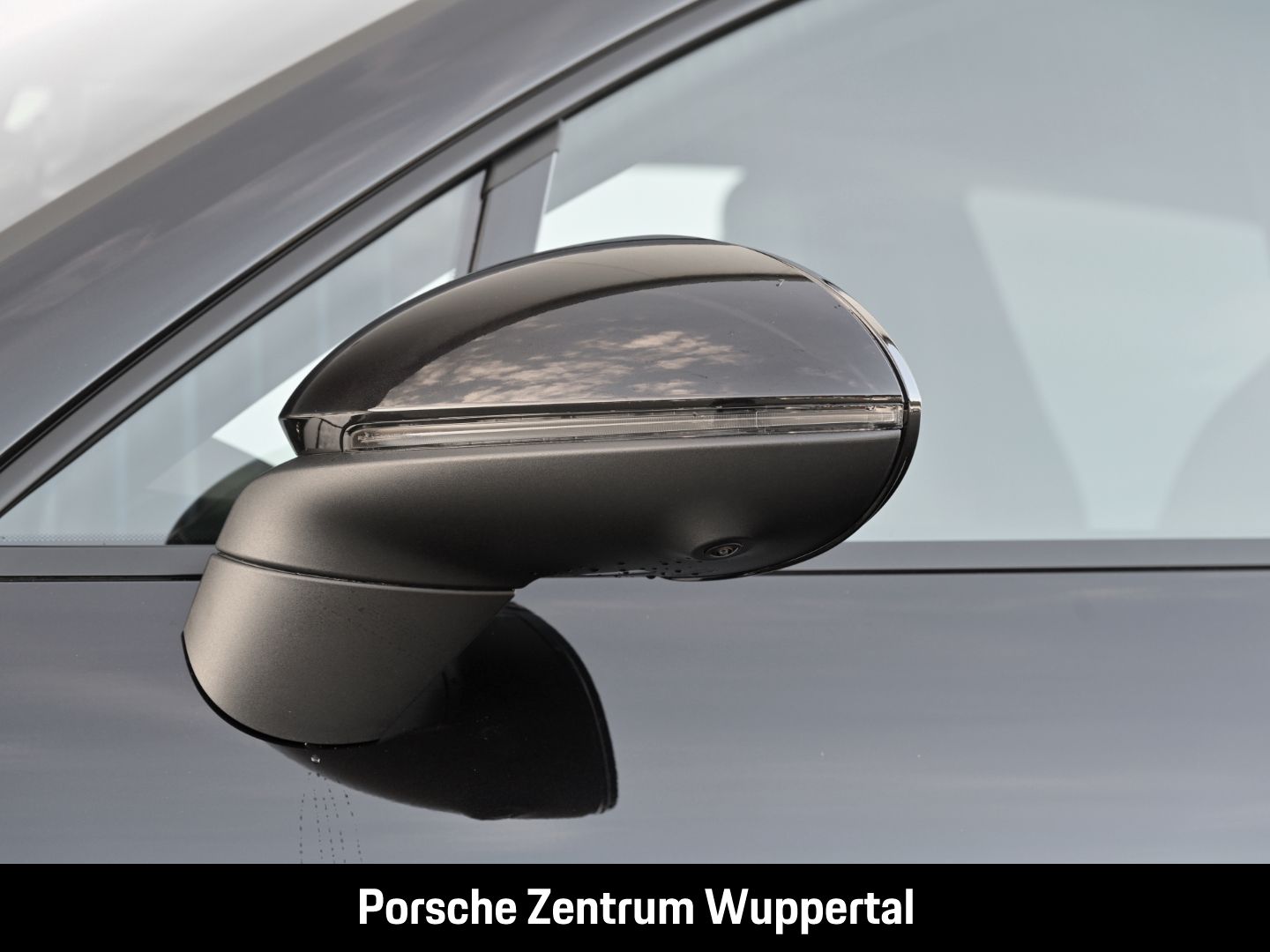 Porsche Macan 4 BOSE Luftfederung Panoramadach InnoDrive