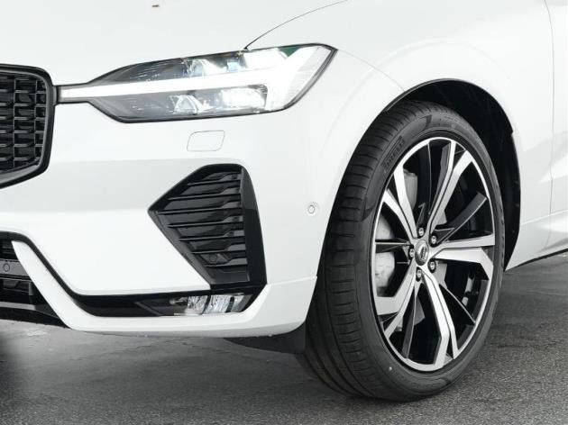 Volvo XC60 B5 B AWD Plus Dark AHK GARANTIE -33%