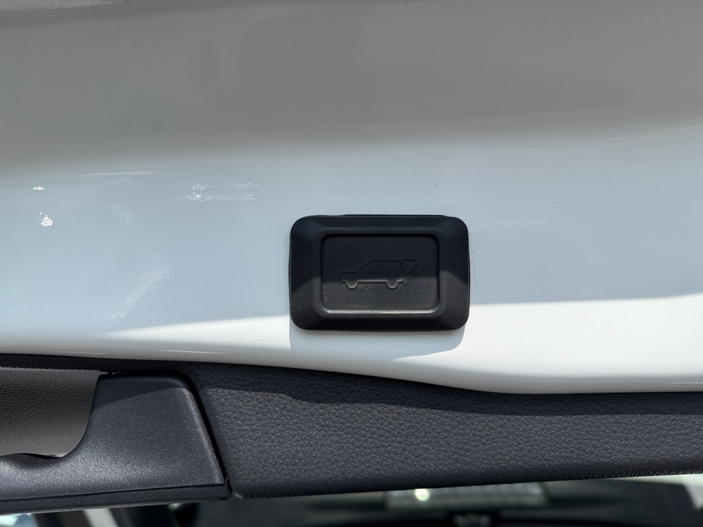 Toyota RAV 4 2.5 4x2 Hybrid - Samsaru's Car Outlet