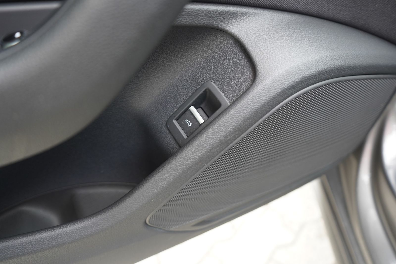Audi A4 2.0 TDI Avant - Samsaru's Car Outlet