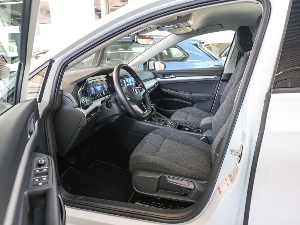 Volkswagen Golf VIII Variant Life 1.0 l TSI - Samsaru's Car Outlet