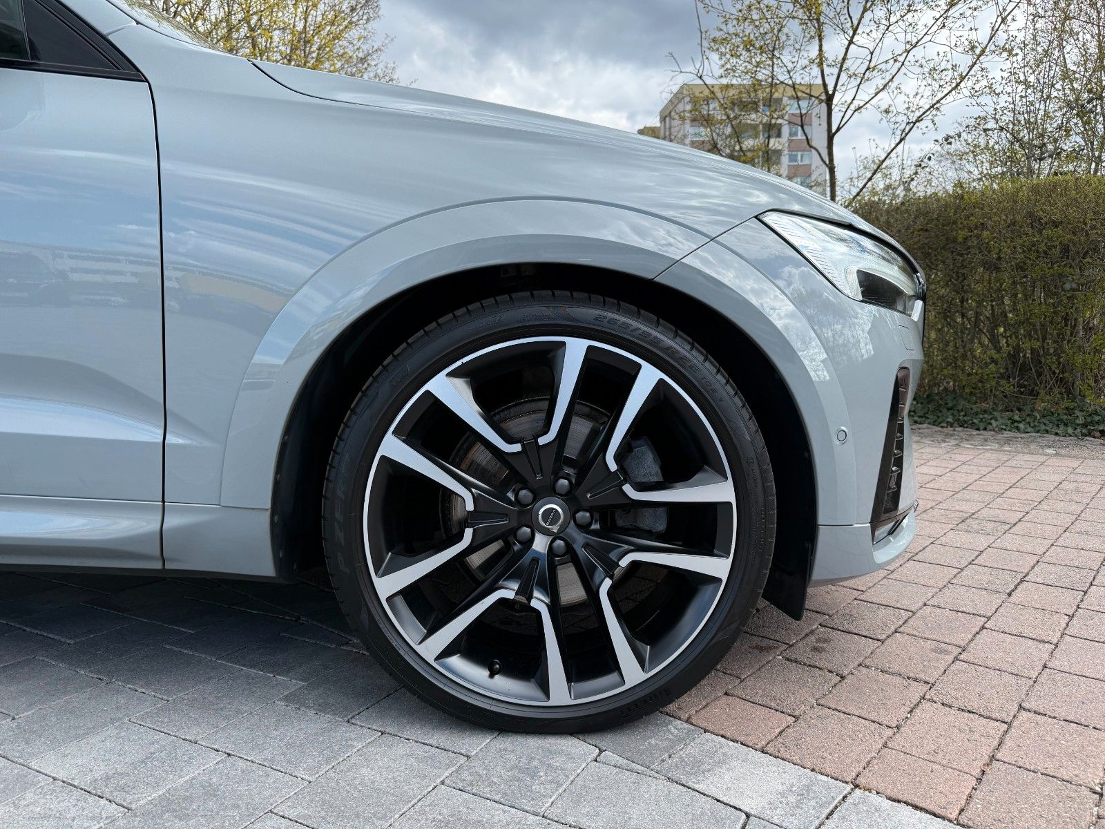 Volvo XC60 B4 AWD ULTIMATE DARK+STANDHZG+AHK+22"+LEDER