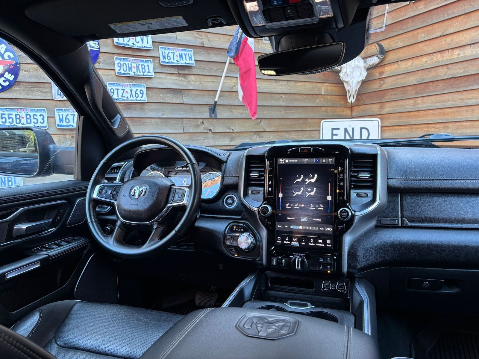 Dodge RAM 1500 Laramie 5,7L 4x4 AHK 12´´LED H&K