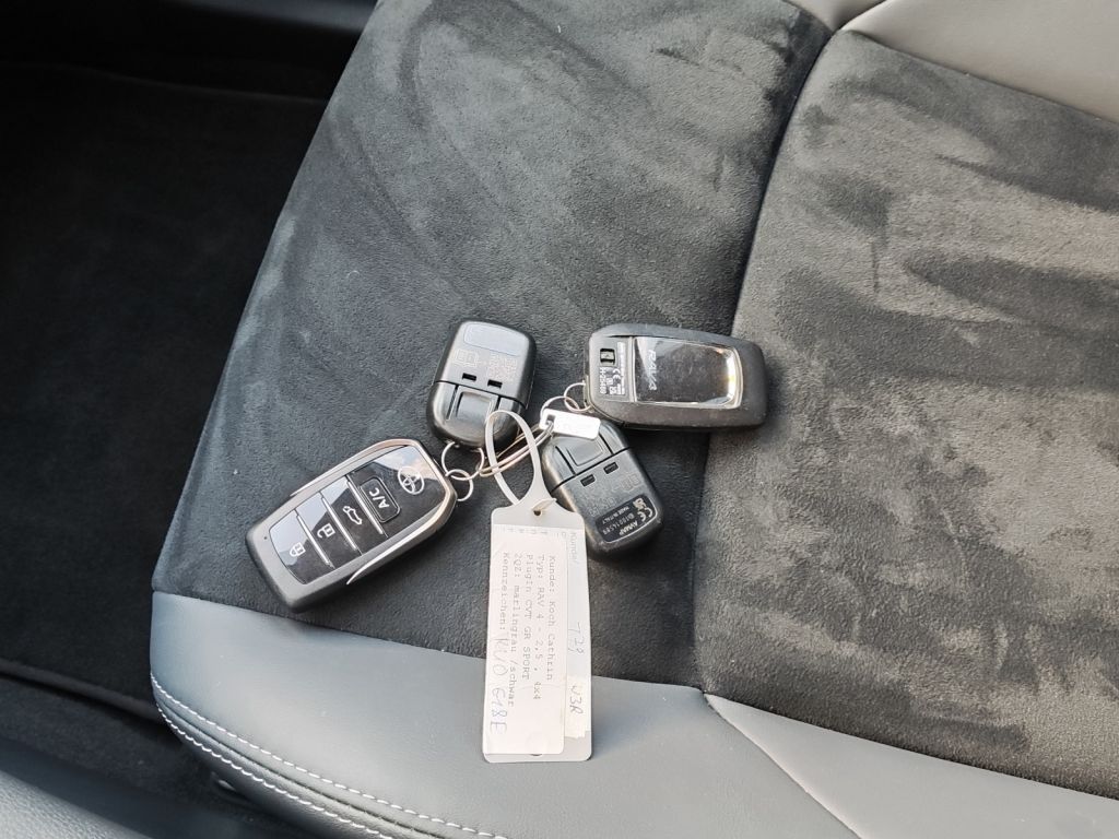 Toyota RAV 4 Plug-in-Hybrid GR SPORT 15 J. Garantie