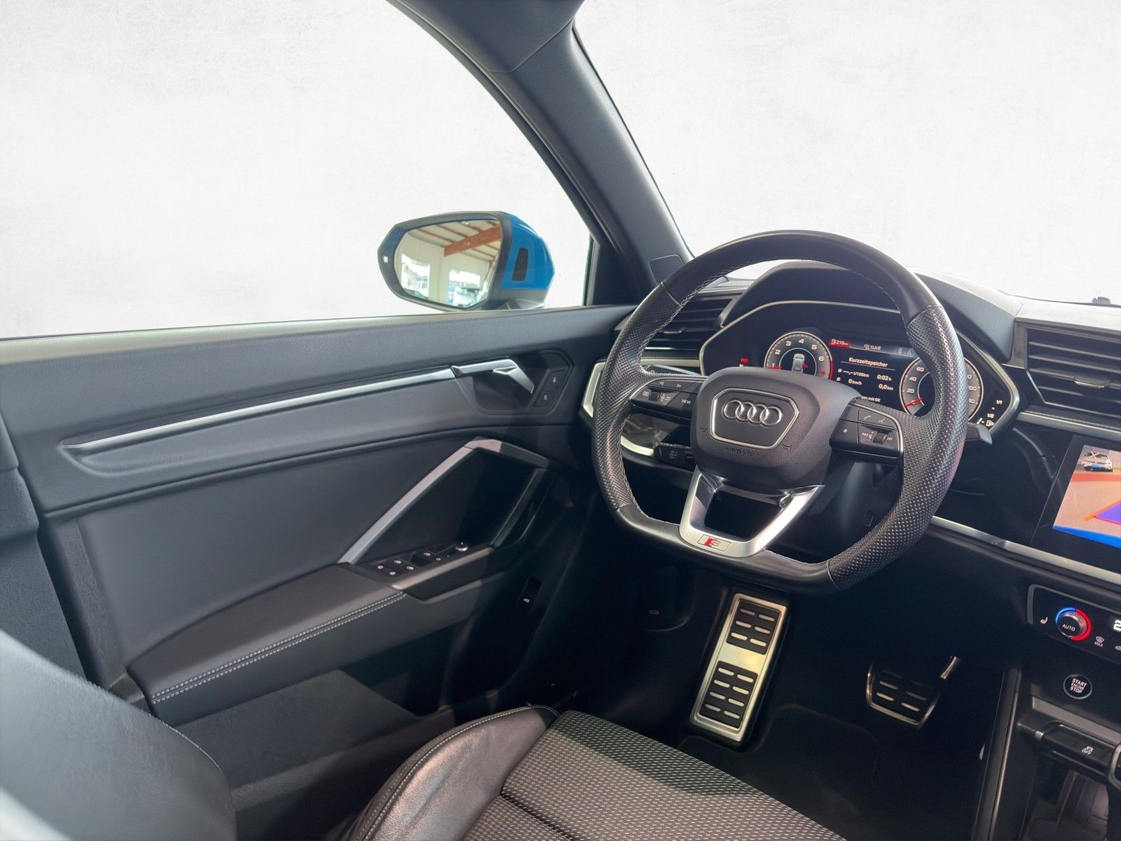 Audi Q3 S line 40 TFSI quattro S tronic /AHK/Pano/LED