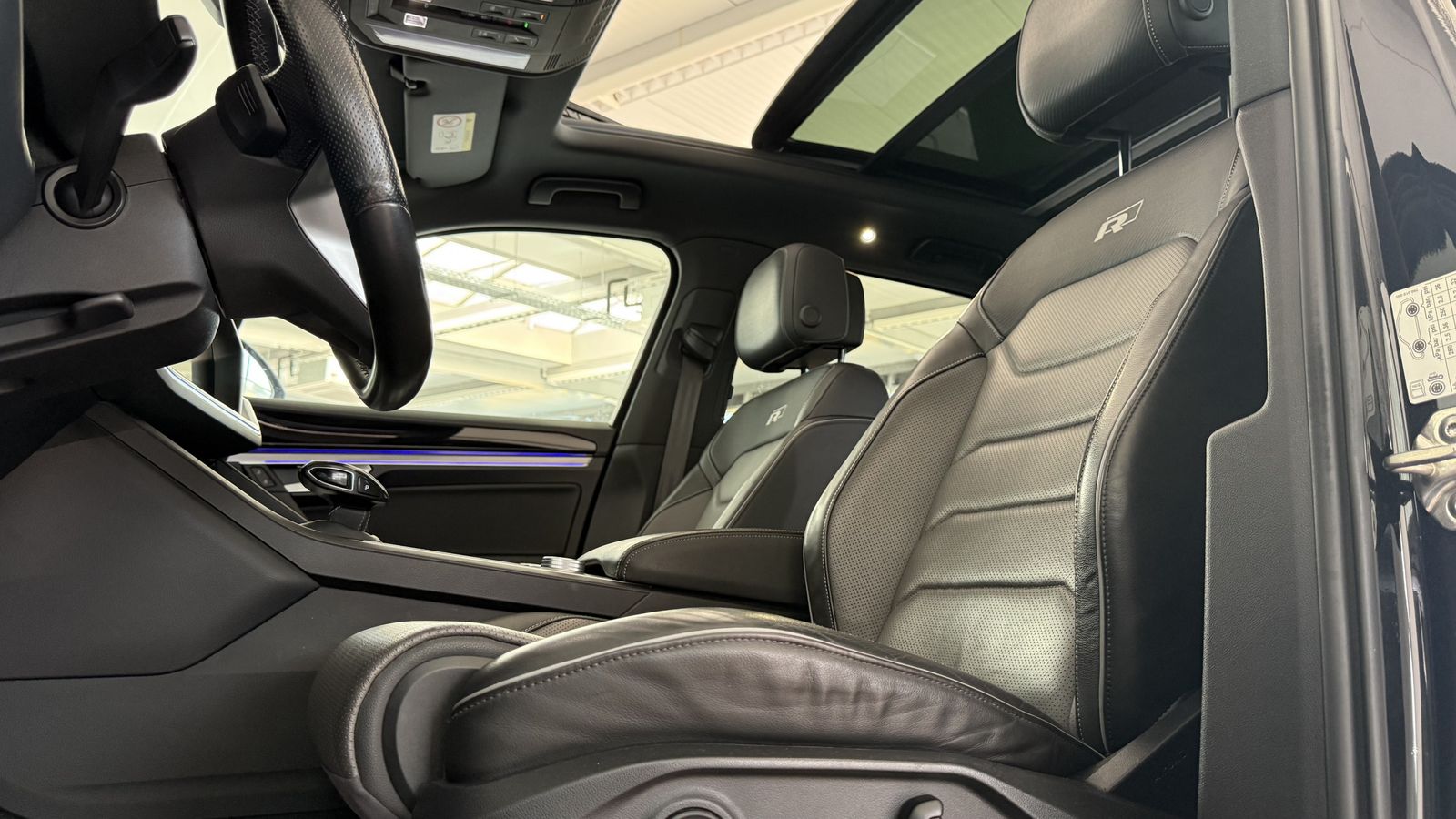 Volkswagen Touareg R-Line 4M |PANO |LUFT |HUD |MATRIX |AHK
