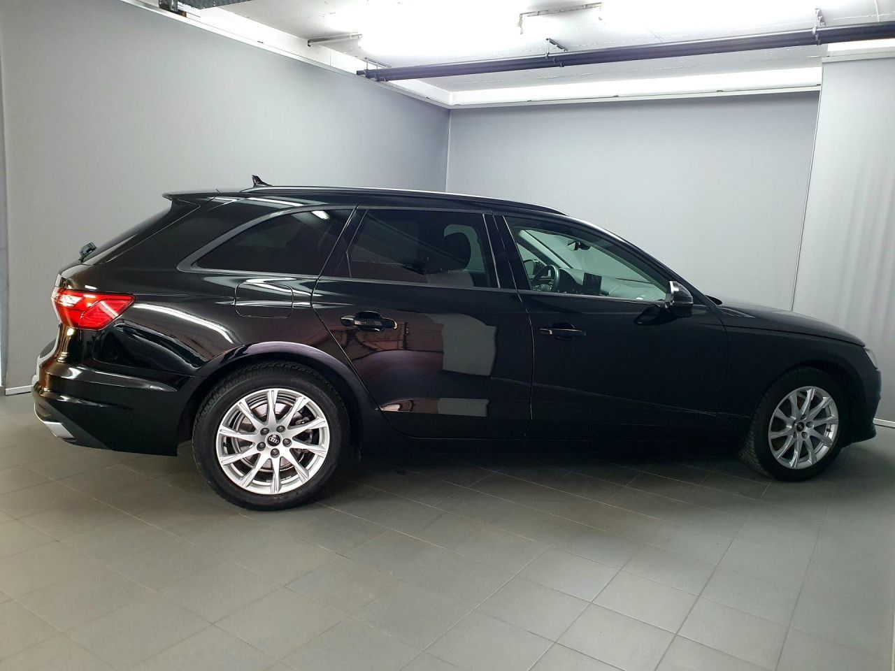 Audi A4 Avant 35TFSI S tronic - Samsaru's Car Outlet
