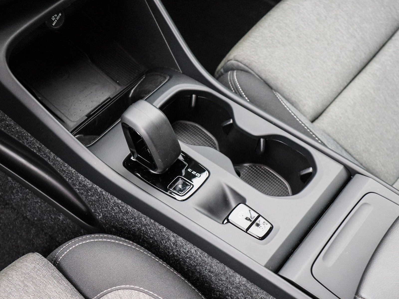 Volvo XC40 B3 (B) Core #AHK/Sitzh./PDC/RFK/Automatik/N