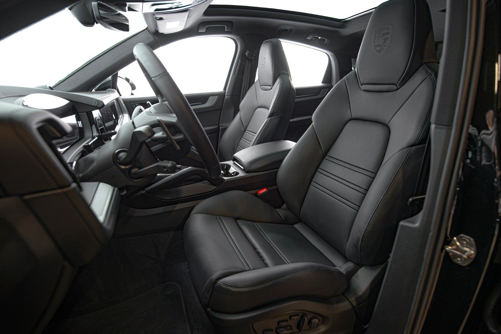 Porsche Cayenne Coupe E-Hybrid / SportDesign / VAT