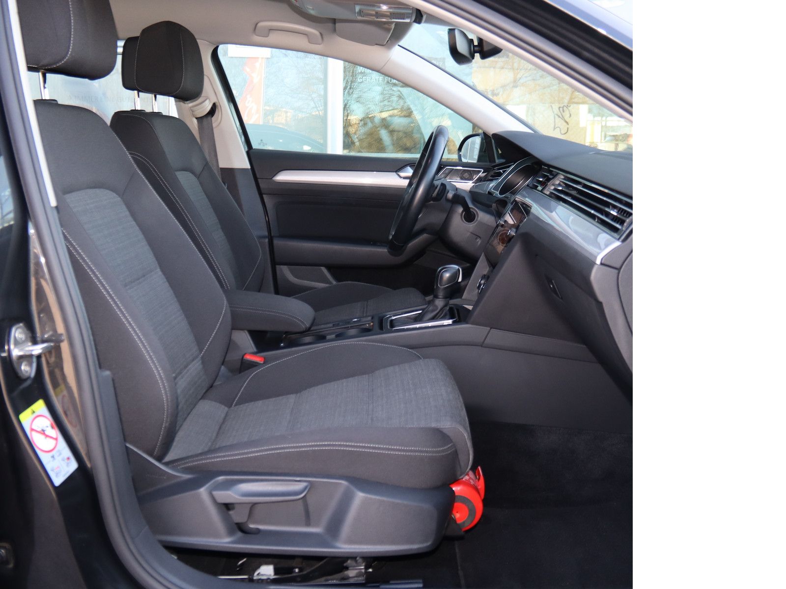 Volkswagen Passat 2.0TDI BUSINESS - Samsaru's Car Outlet