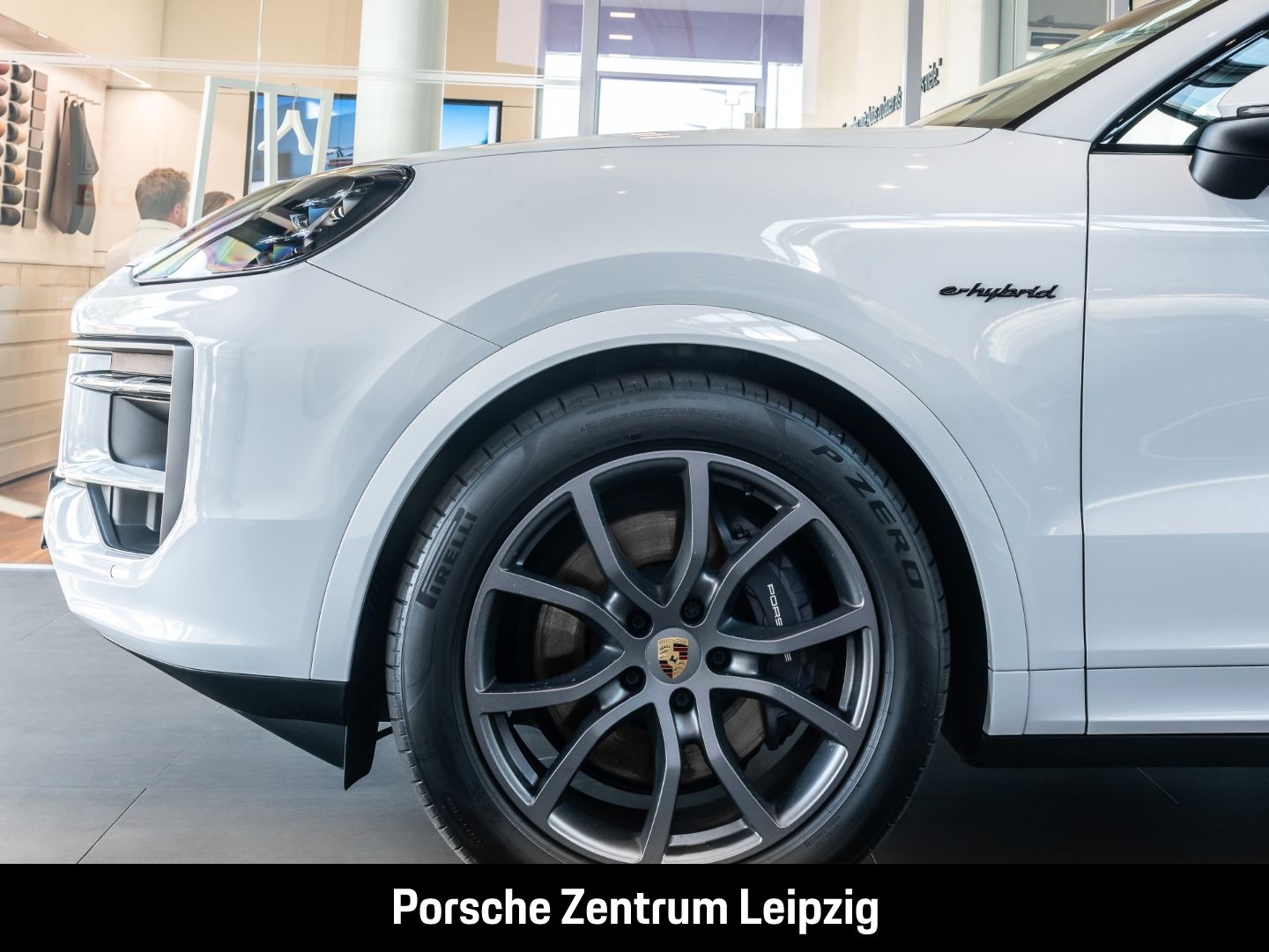 Porsche Cayenne E-Hybrid Coupe SportDesign HD-Matrix Inn