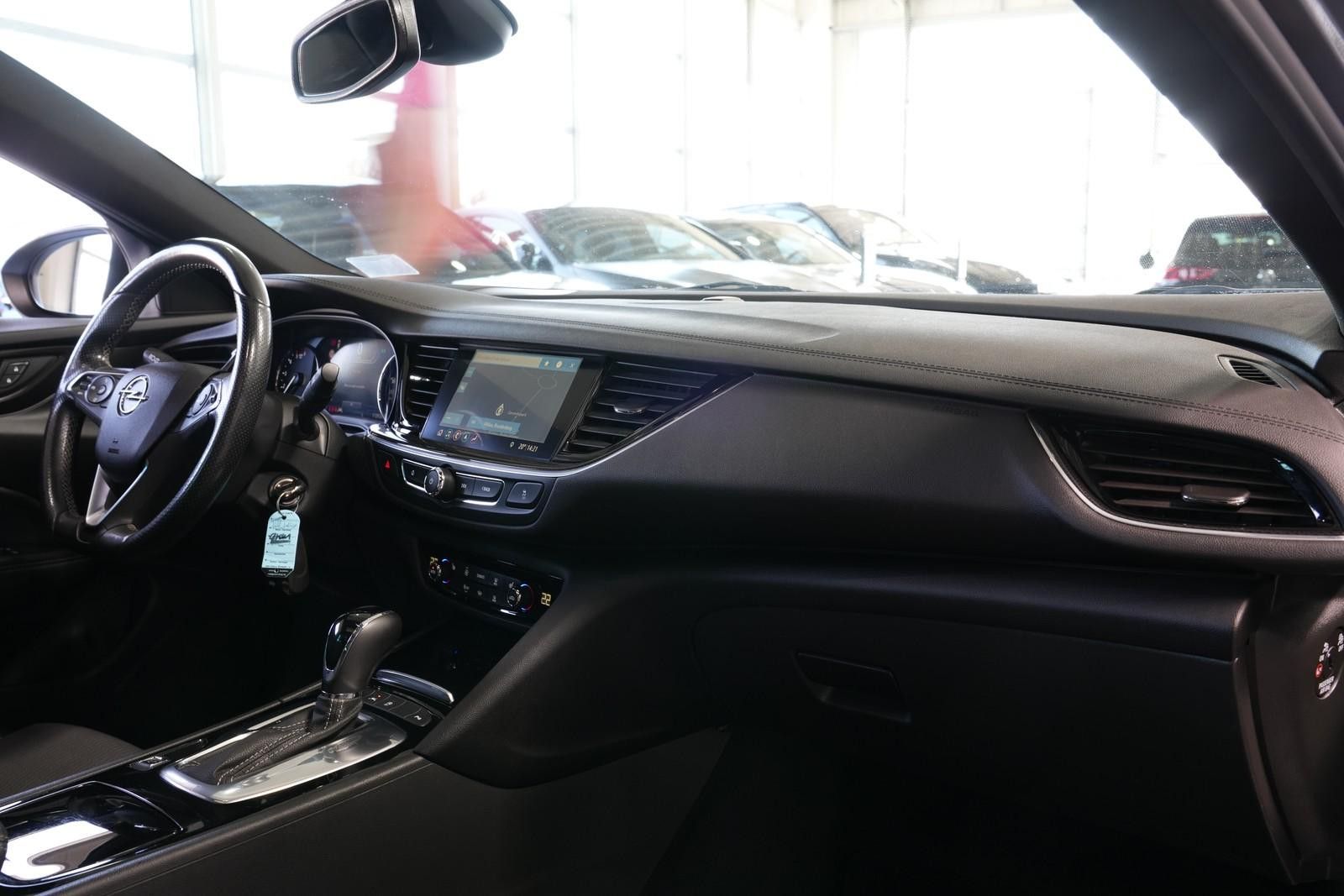 Opel Insignia B Sports Tourer Elegance - Samsaru's Car Outlet