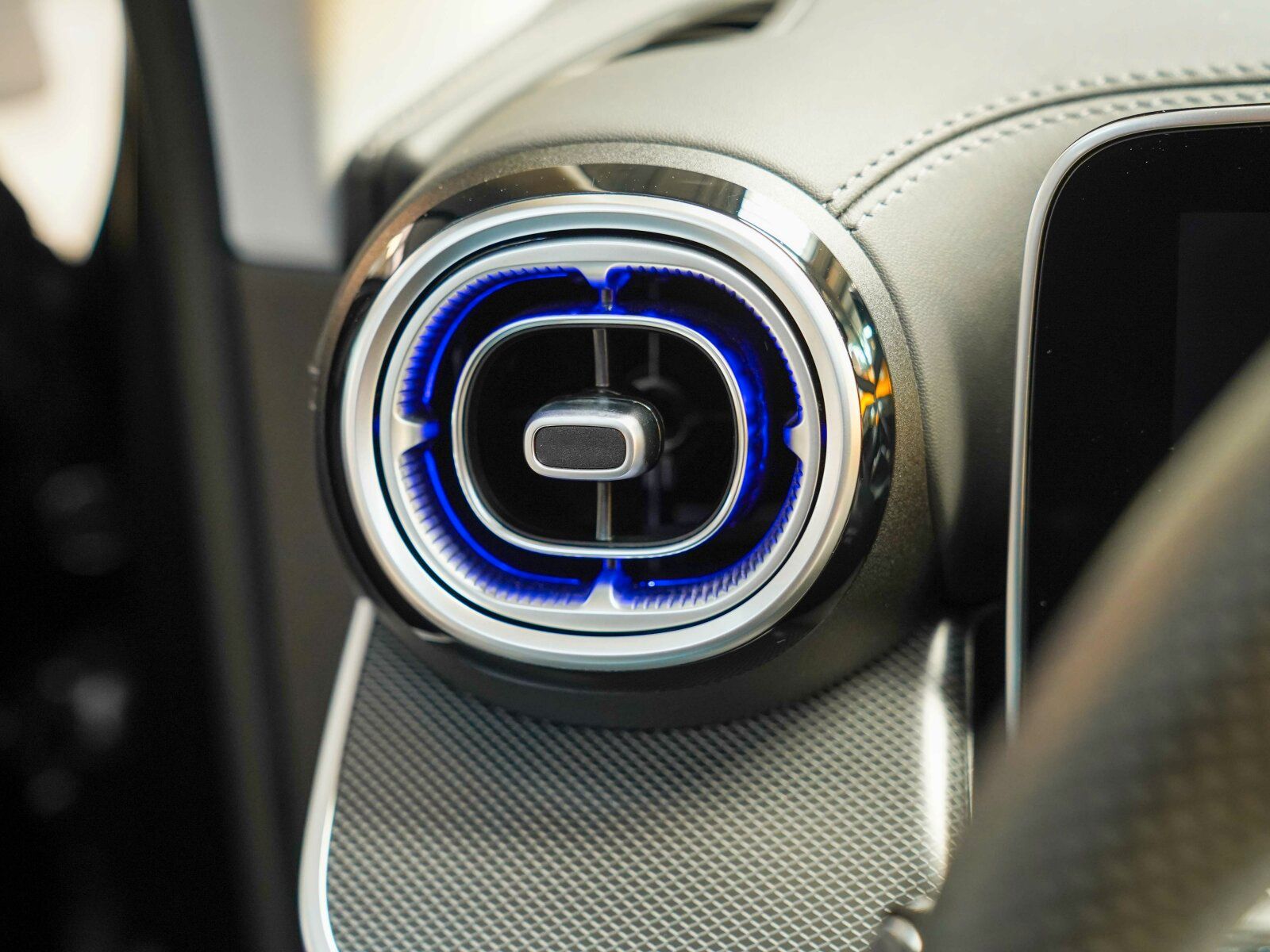 Mercedes-Benz GLC 300 d 4M AMG Line Premium - Samsaru's Car Outlet