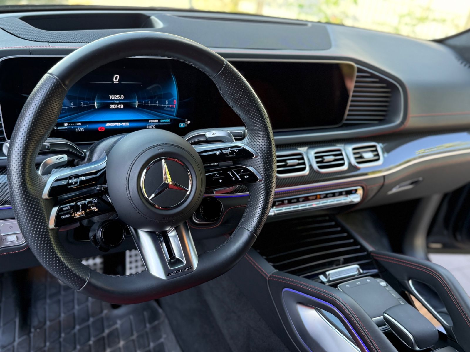 Mercedes-Benz GLE 63 AMG Black Red Seats Carbon