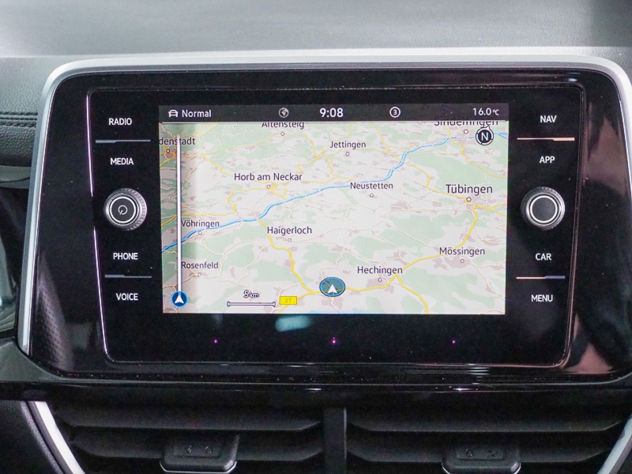 Volkswagen T-Roc 1.5 TSI DSG R-Line - Samsaru's Car Outlet