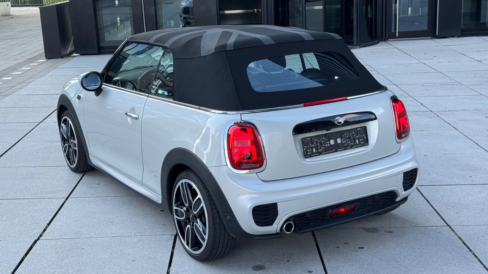 MINI Cabrio John Cooper Works - Samsaru's Car Outlet
