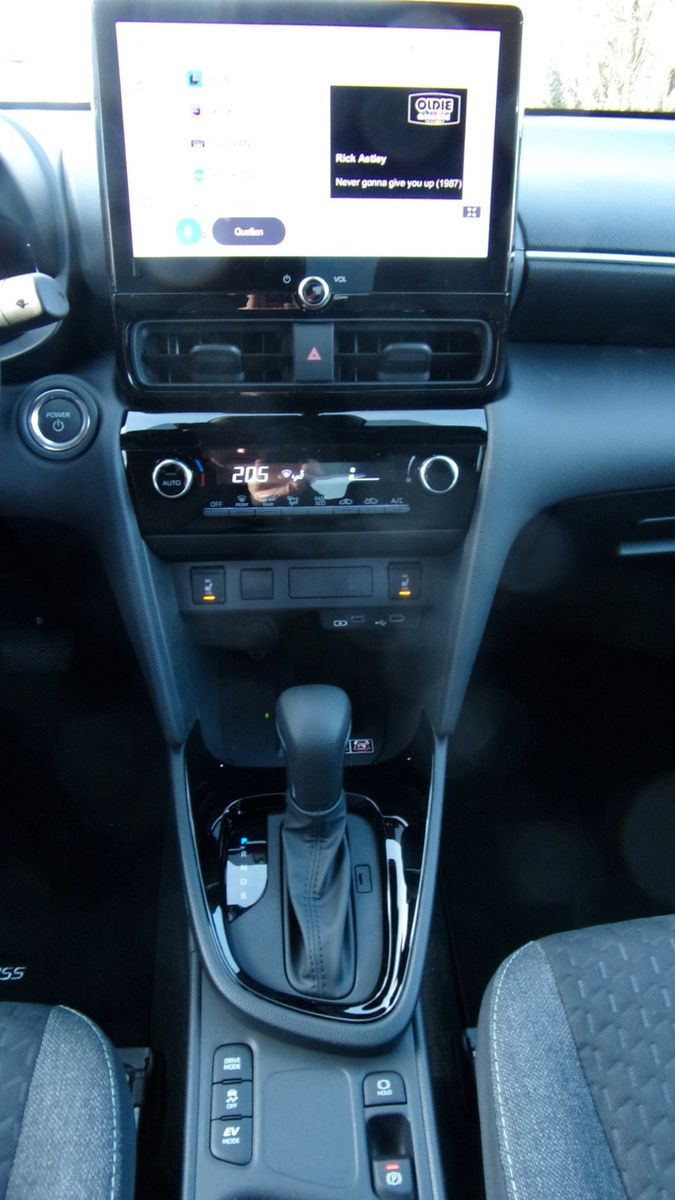 Toyota Yaris Cross 1,5-l-VVT-iE Teamplayer Safety P. V
