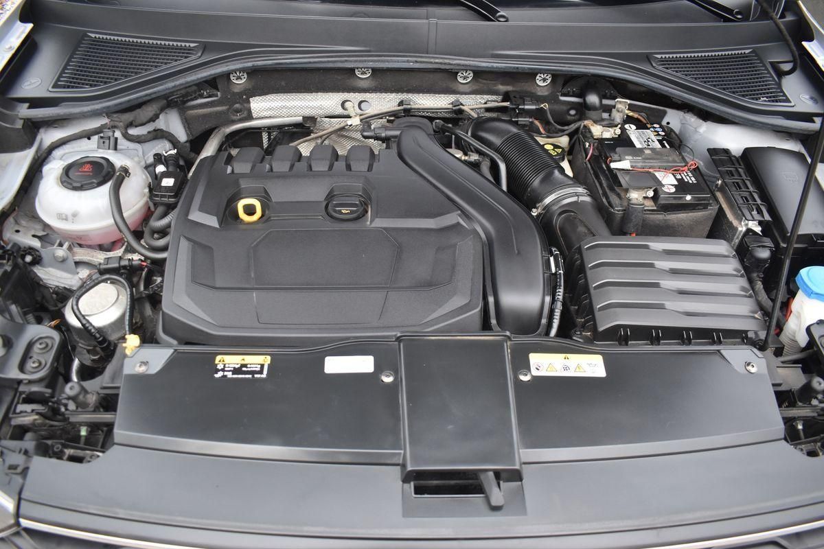 Volkswagen T-Roc 1.5 TSI DSG Sport R-Line - Samsaru's Car Outlet