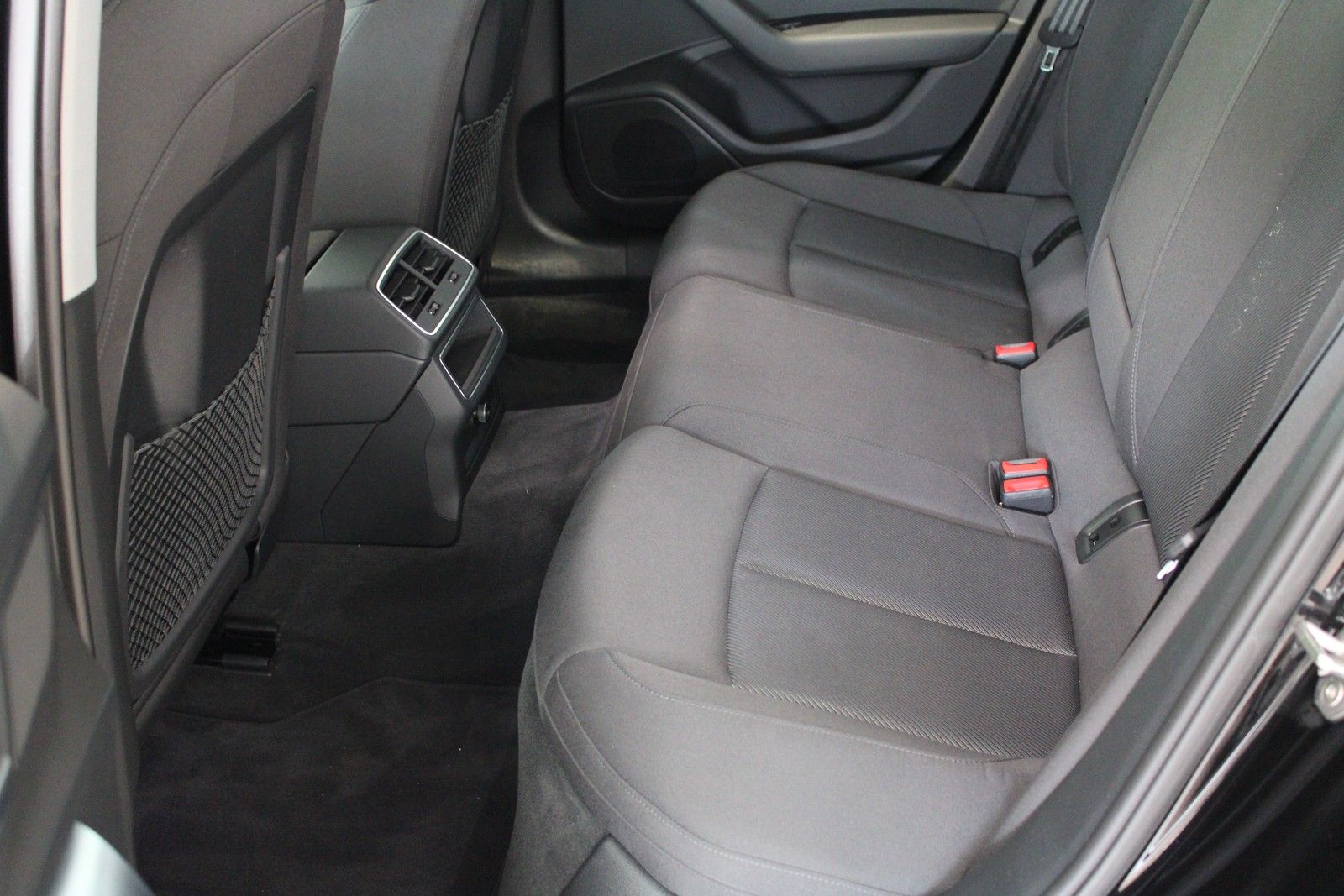 Audi A6 Avant 40 TDI quattro sport - Samsaru's Car Outlet
