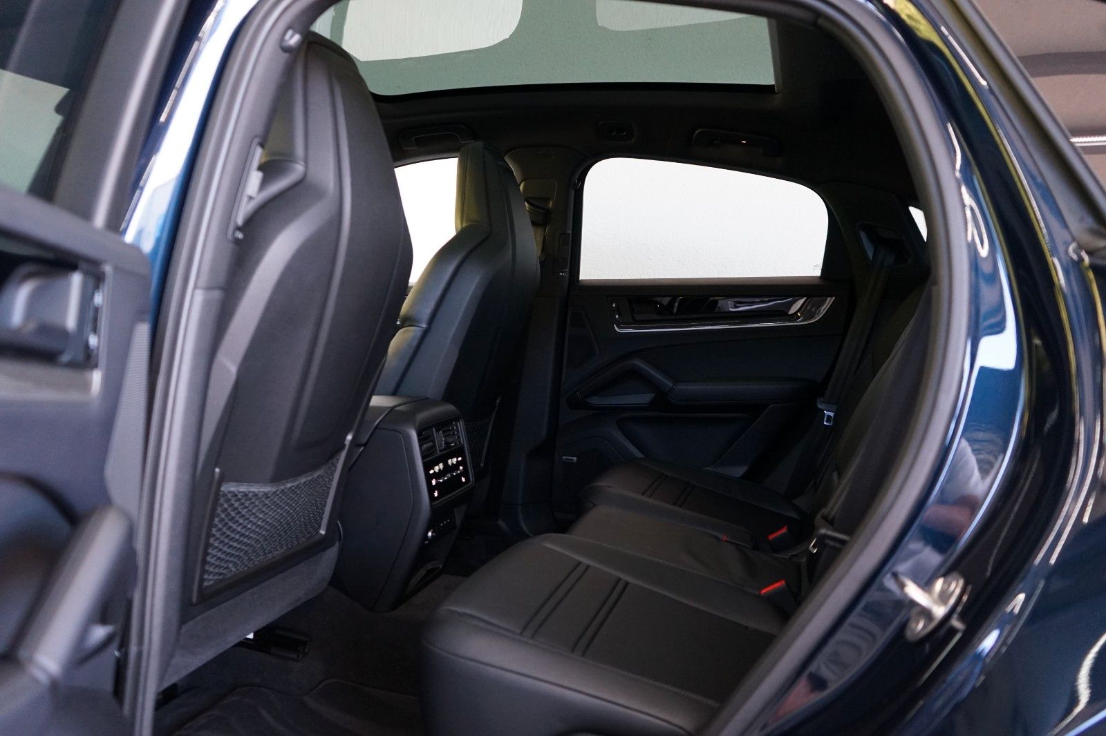 Porsche Cayenne Coupe E-Hybrid/P-Display/NightVision/18W