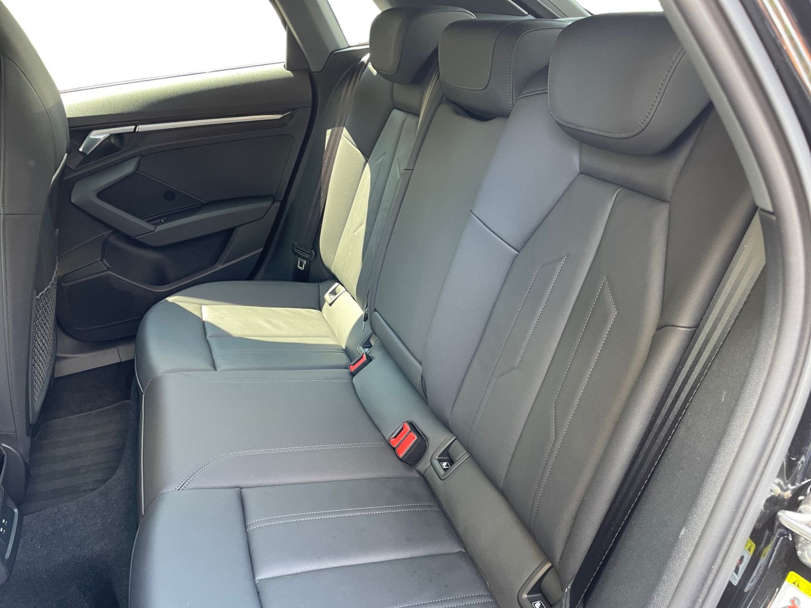 Audi A3 Sportback 40TDI quattro S-trc Navi LED Leder