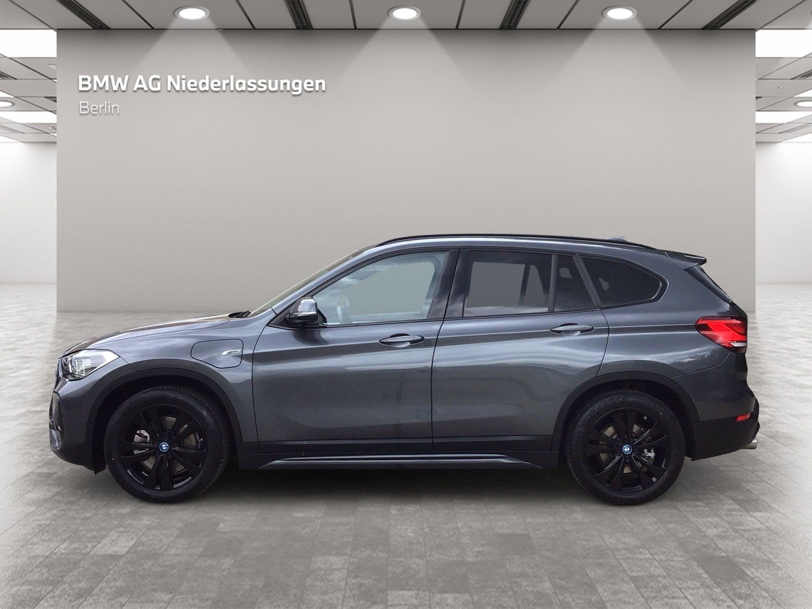 BMW X1 xDrive25e Sport Line - Samsaru's Car Outlet