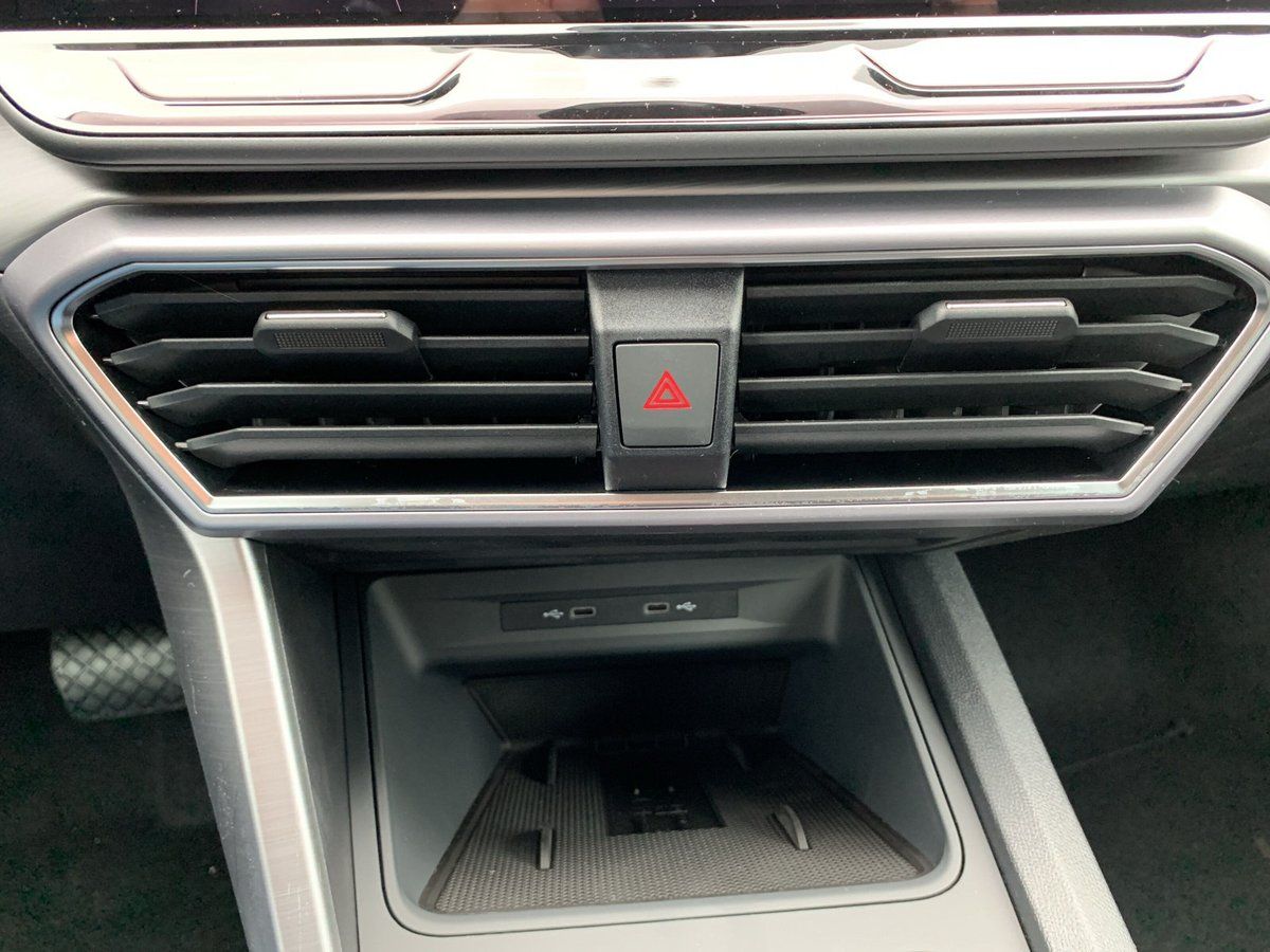 Seat Leon FR  1.5 ETSI DSG MATRIX+SHZ+NAV