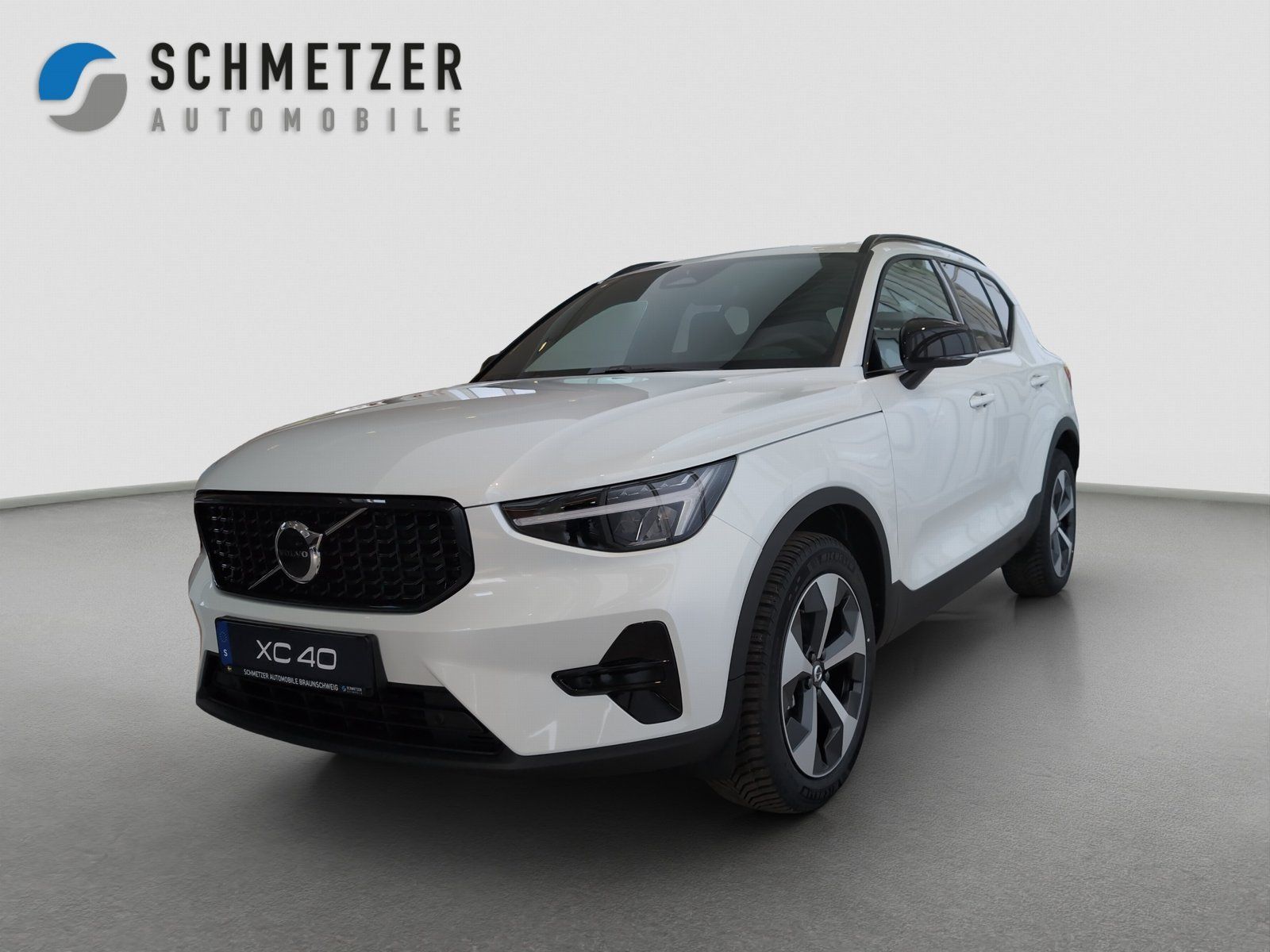 Volvo XC40 B3 Plus Dark - Samsaru's Car Outlet