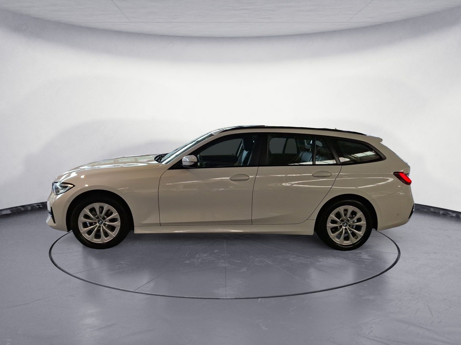 BMW 320d xDrive Touring Advantage - Samsaru's Car Outlet