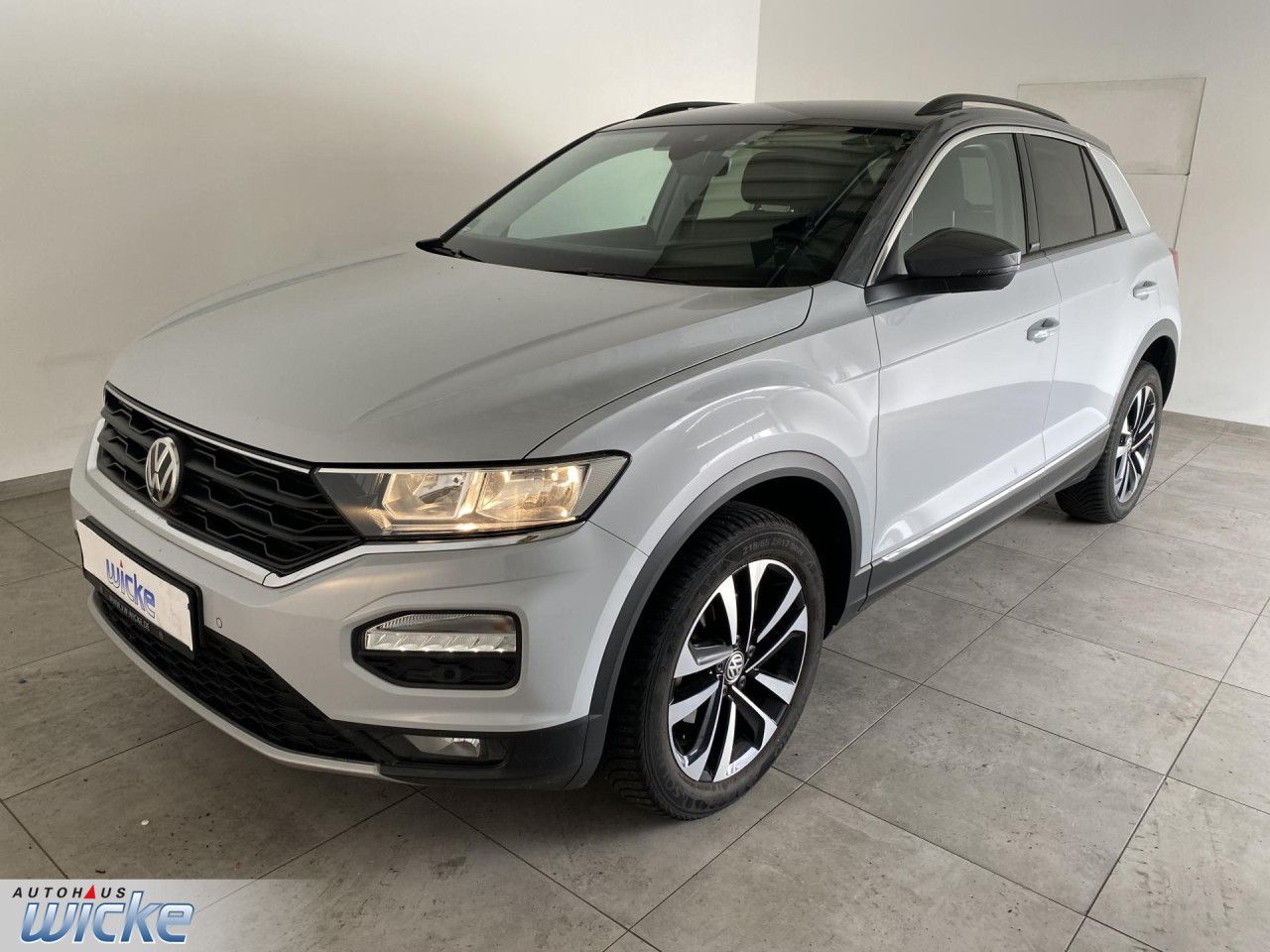 Volkswagen T-Roc 1.0 TSI United - Samsaru's Car Outlet