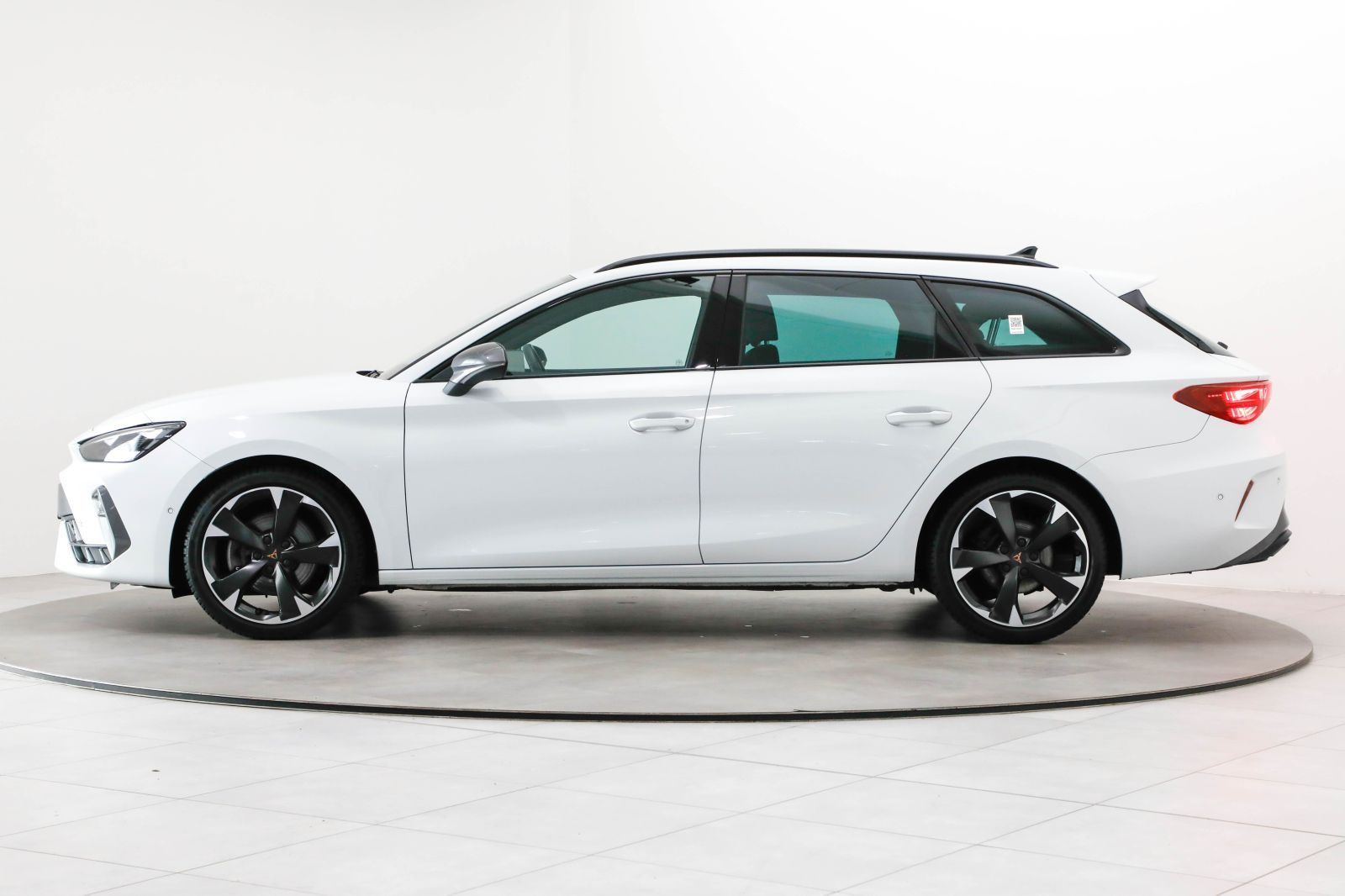 Seat Leon ST 2.0 TDI DSG AHK Kamera Navi ACC Keyless