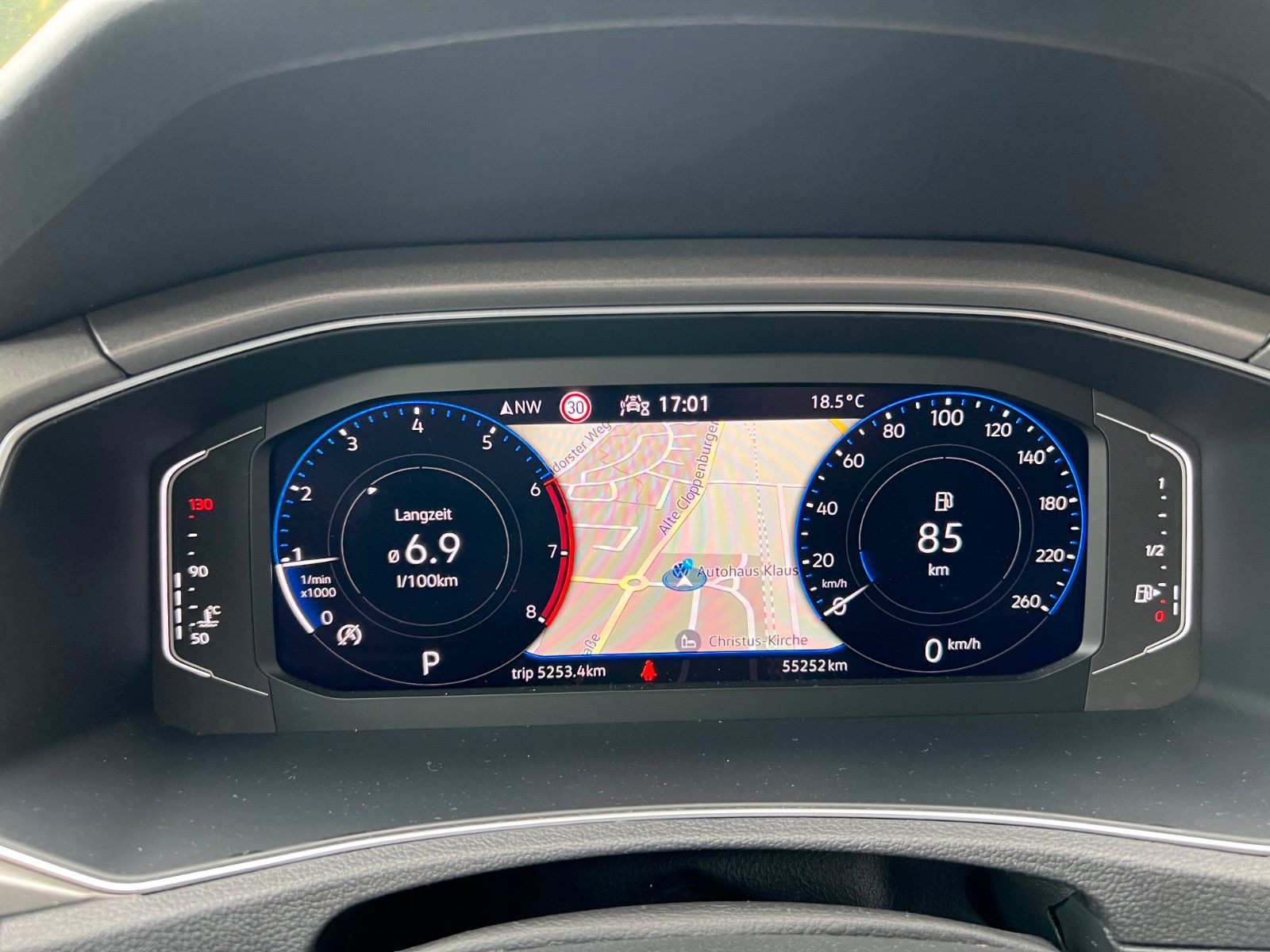 Volkswagen T-Roc Style 1.5TSi DSG R-Line - Samsaru's Car Outlet