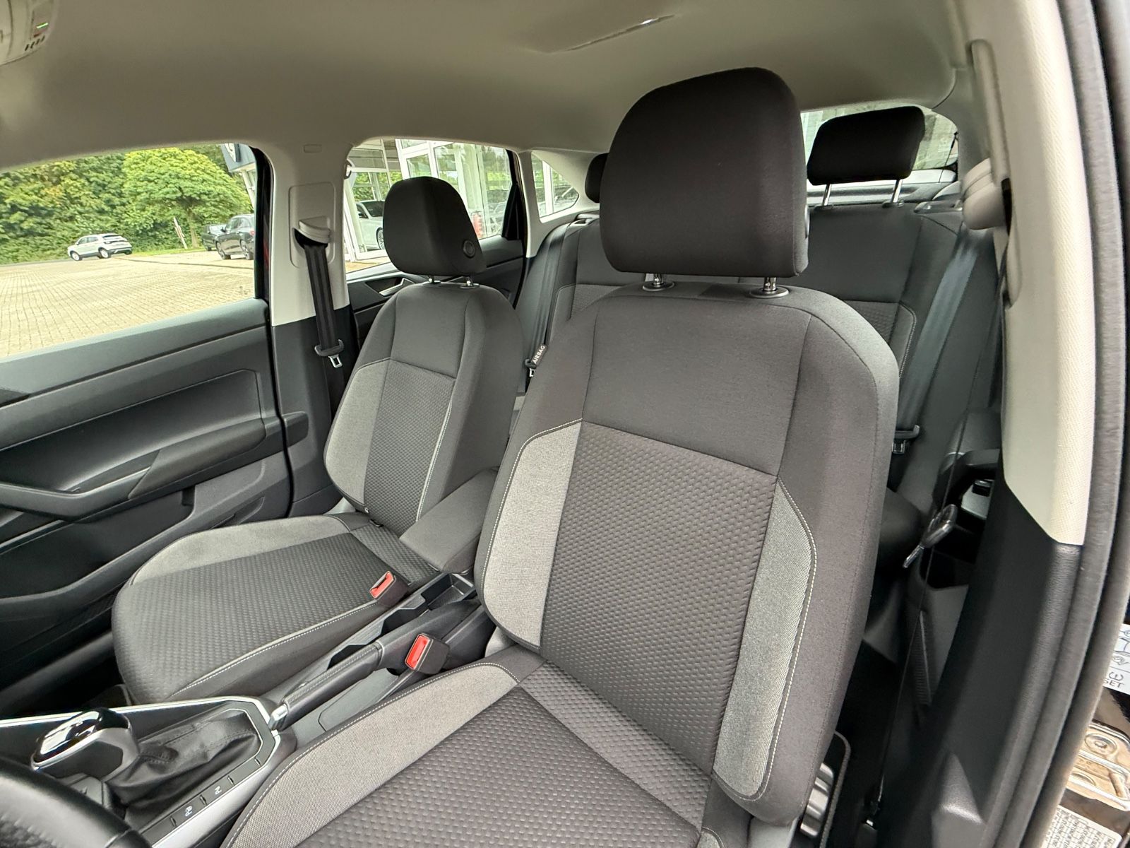 Volkswagen Taigo Life 1.0 DSG - Samsaru's Car Outlet