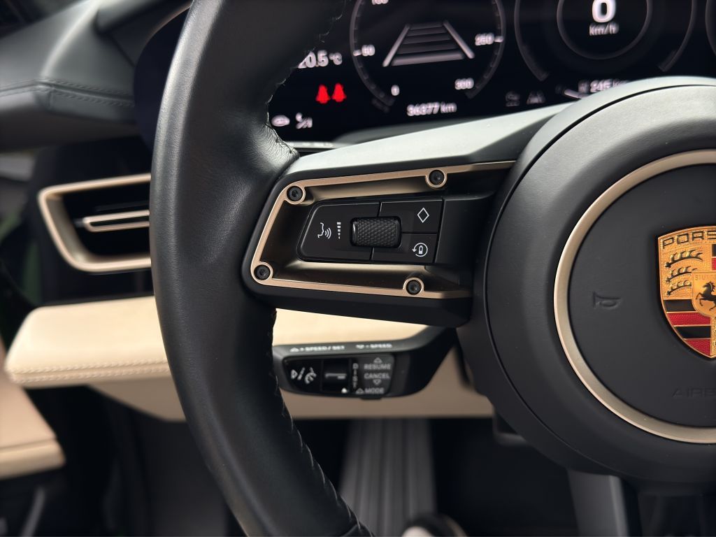 Porsche Taycan Turbo S 761 PS DeutschesFzg NP 223.475EUR