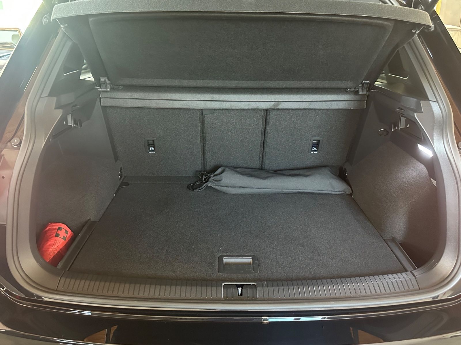 Volkswagen Tiguan R-Line 4Motion - Samsaru's Car Outlet