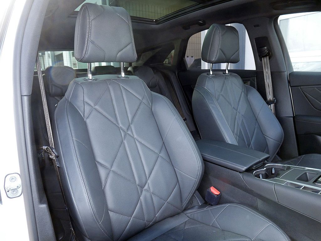 DS Automobiles DS 7 Crossback E-Tense Rivoli 4x4 ACC LED PANO