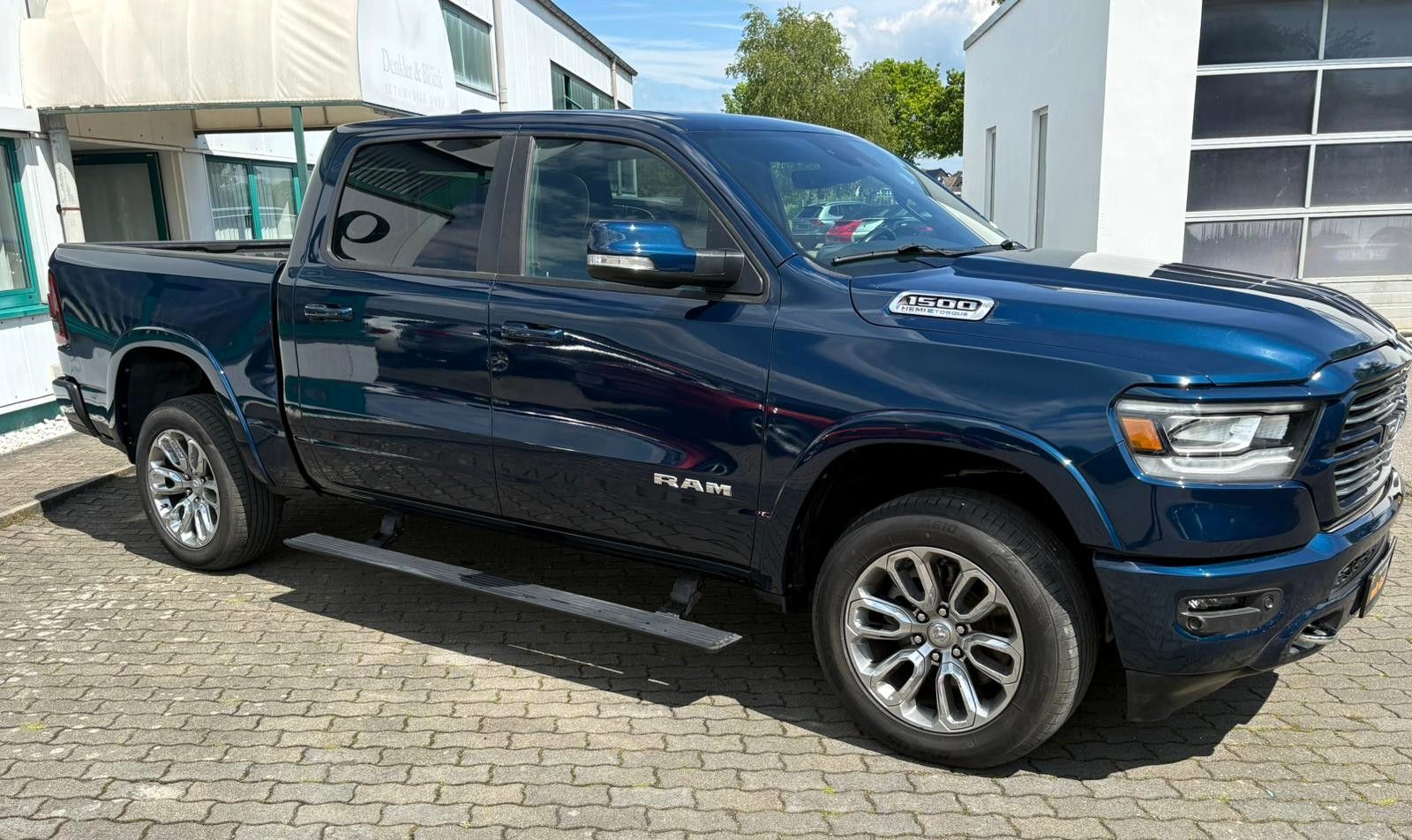 Dodge RAM 1500 4x4 Laramie 5.7l Crew Memory,Pano,Sound
