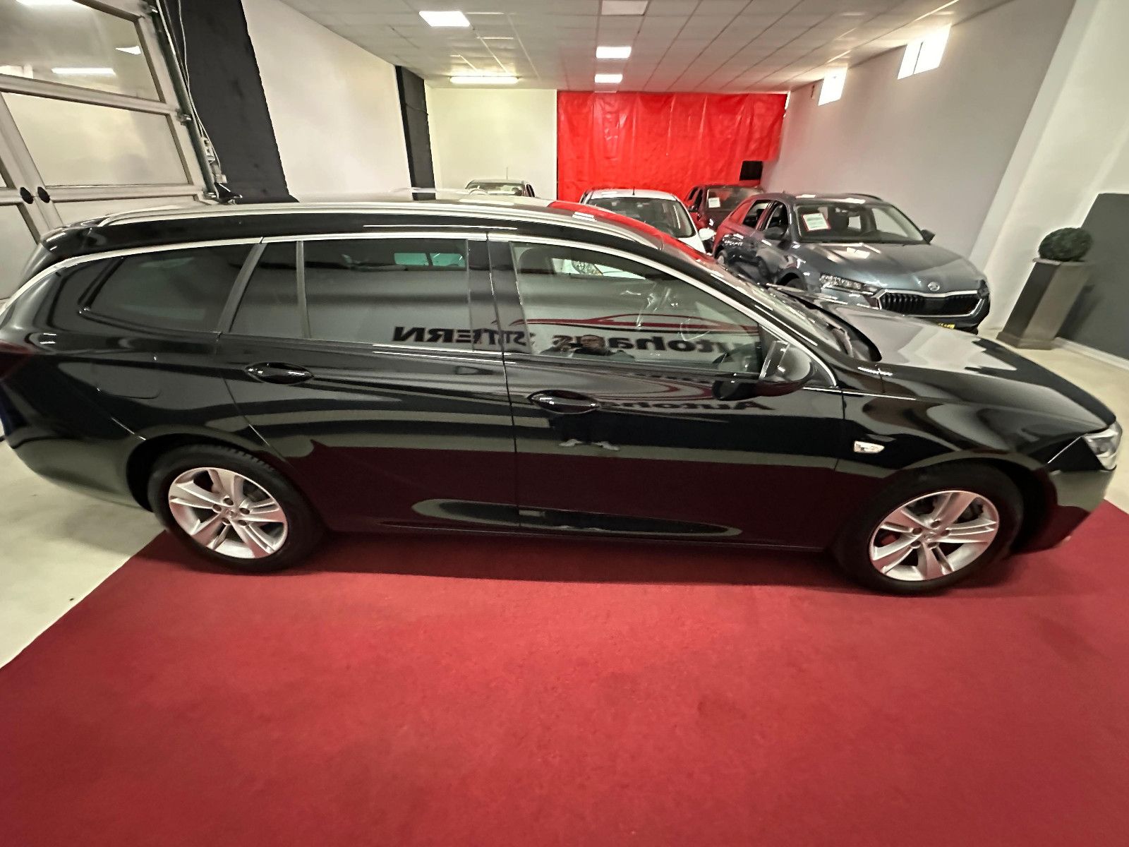Opel Insignia B Sports Business - Samsaru's Car Outlet