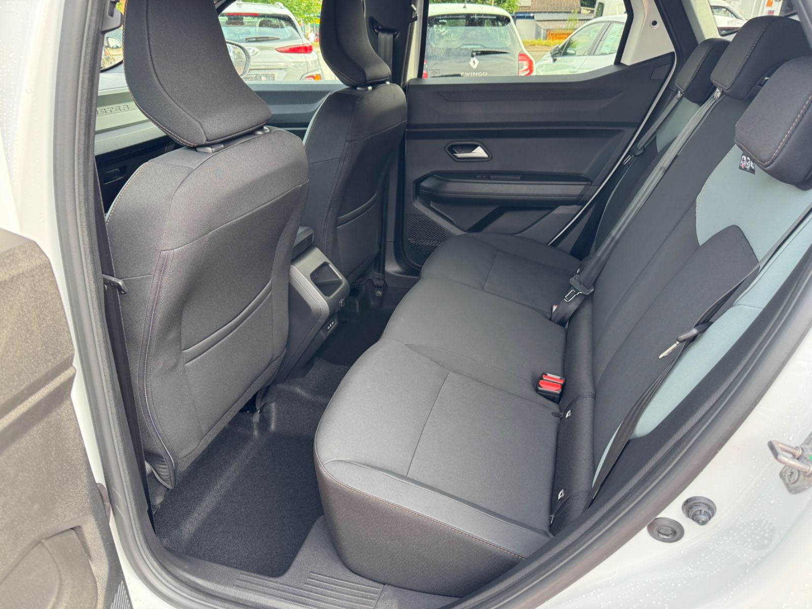 Dacia Neuer Duster Extreme TCE 130 - Samsaru's Car Outlet